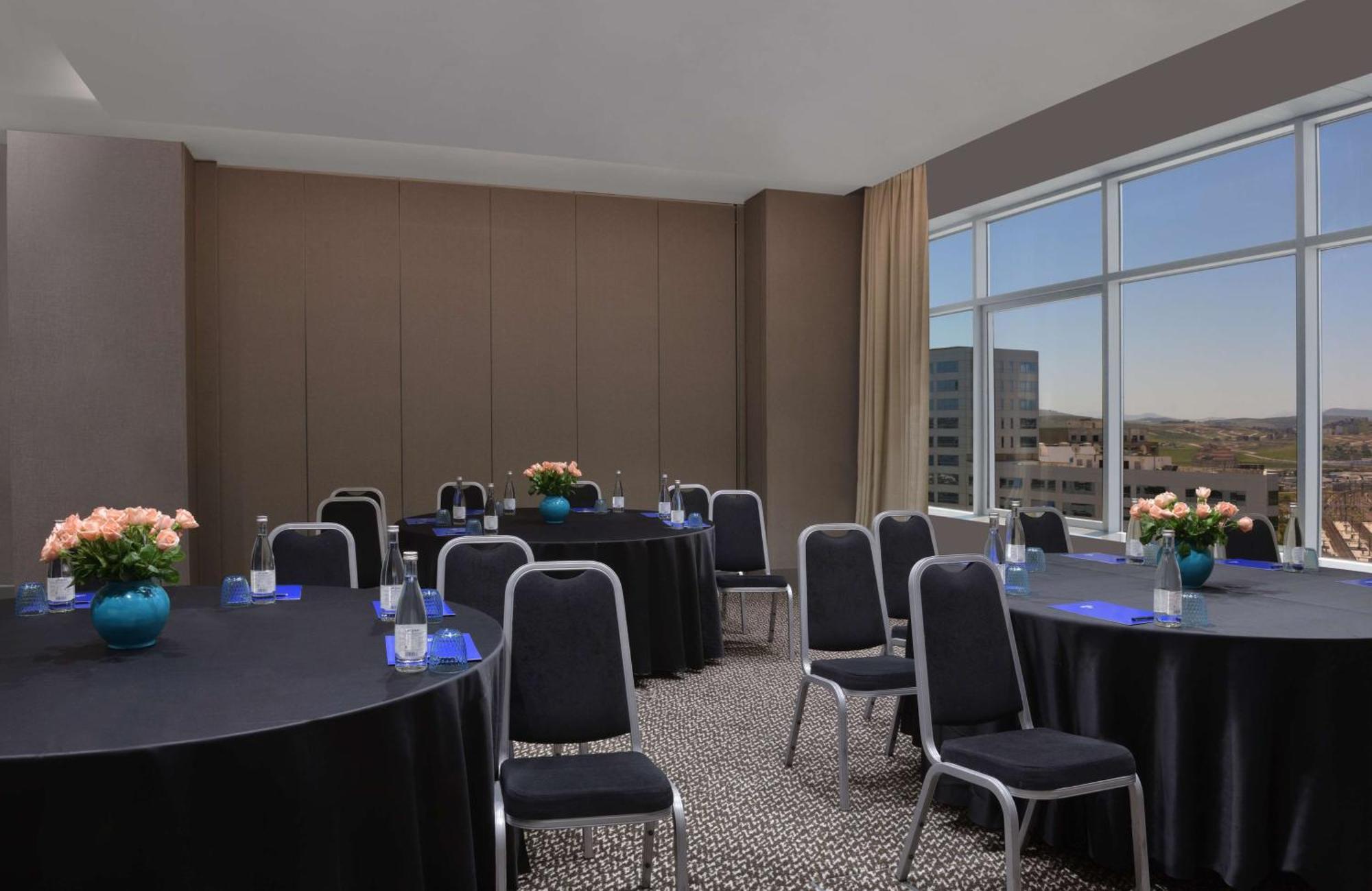 Hilton Tanger City Center Экстерьер фото Meeting room